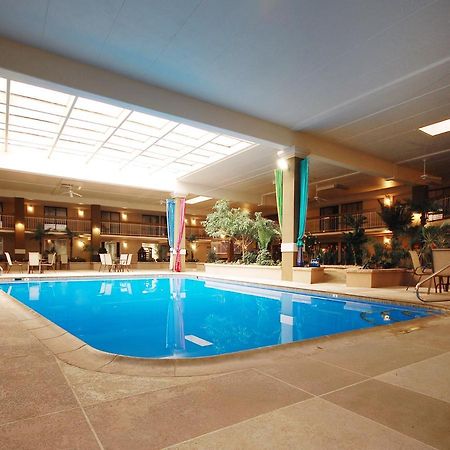 הגרסטאון Plaza Inn & Suites מראה חיצוני תמונה