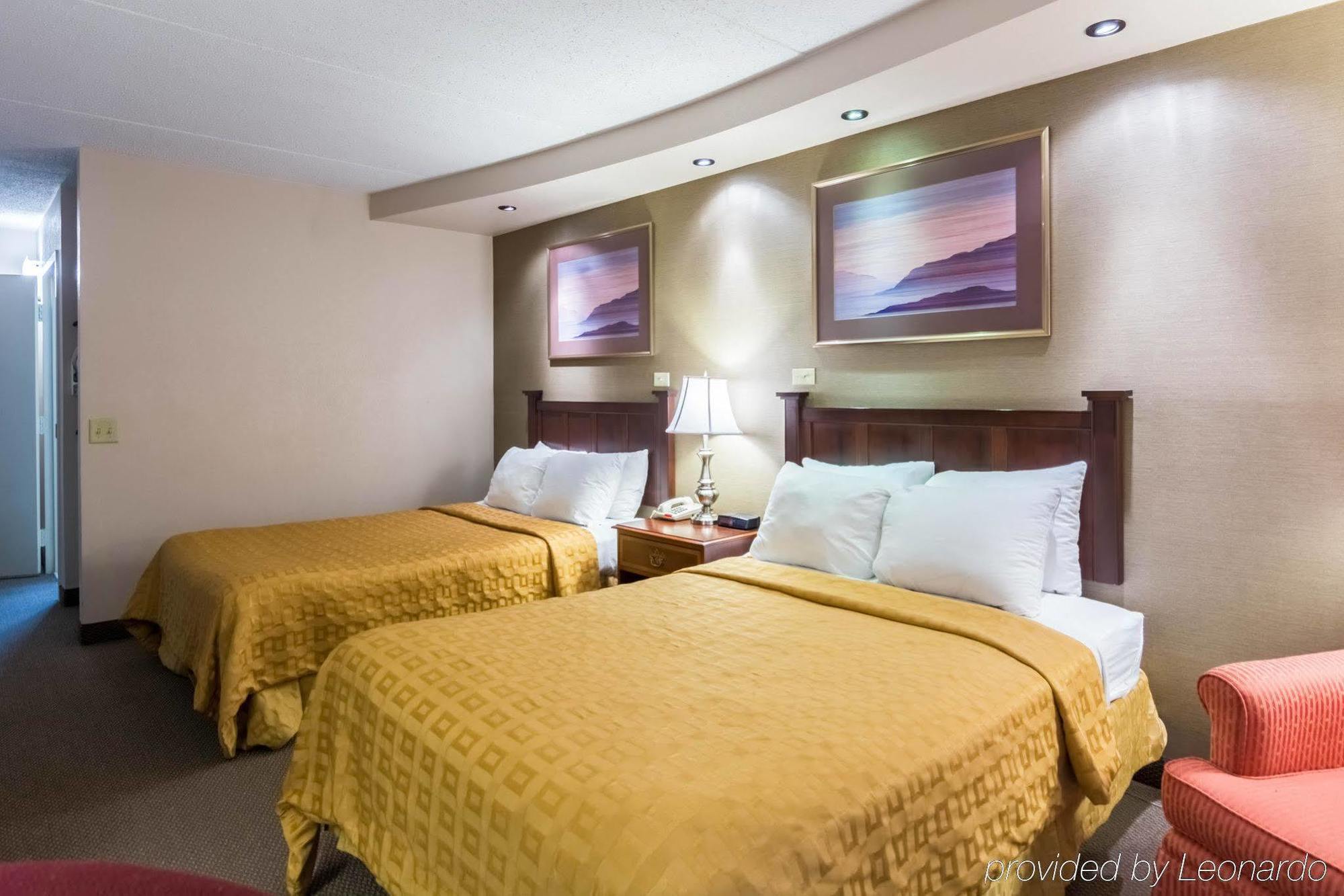 הגרסטאון Plaza Inn & Suites מראה חיצוני תמונה