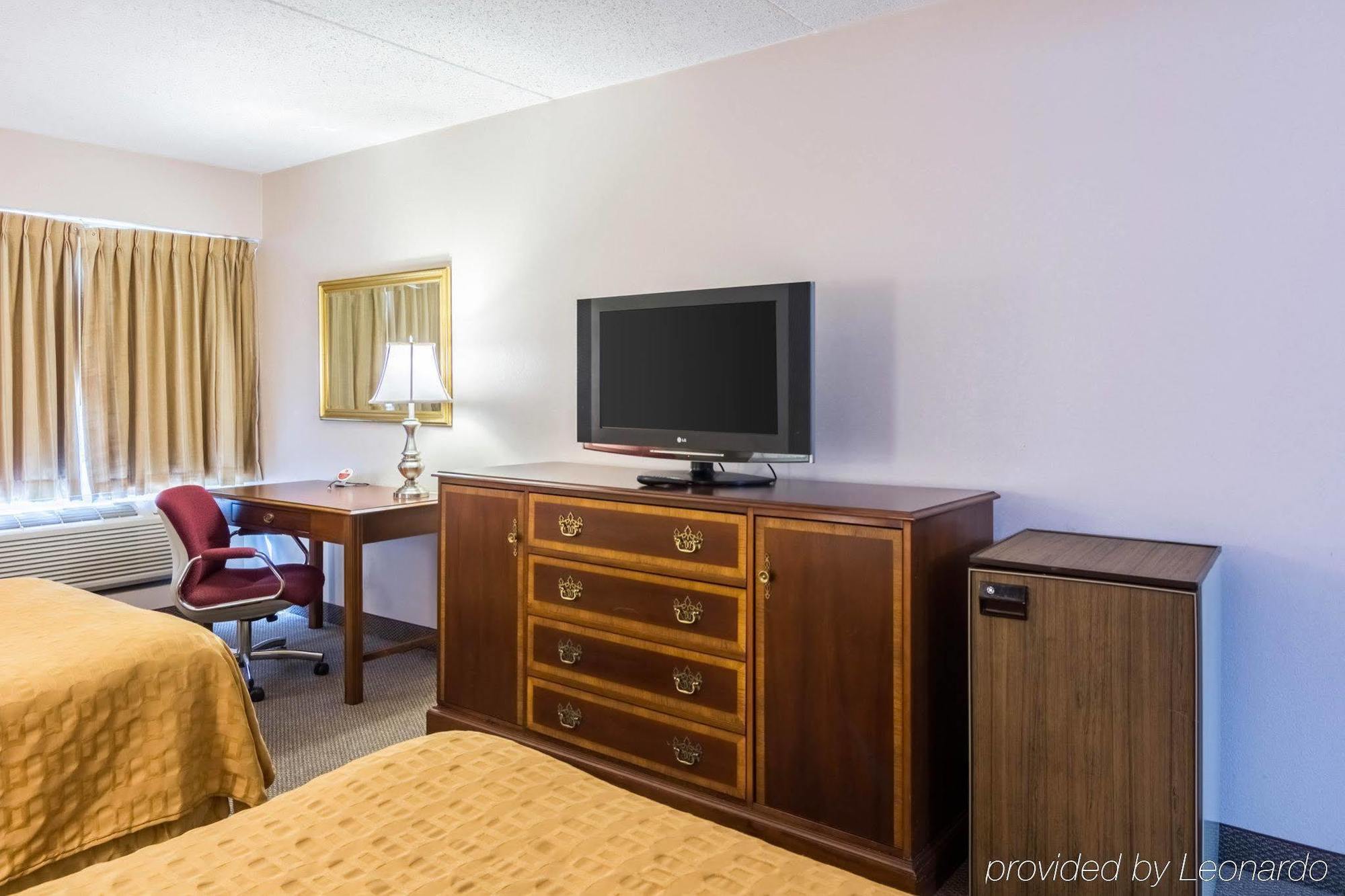 הגרסטאון Plaza Inn & Suites מראה חיצוני תמונה