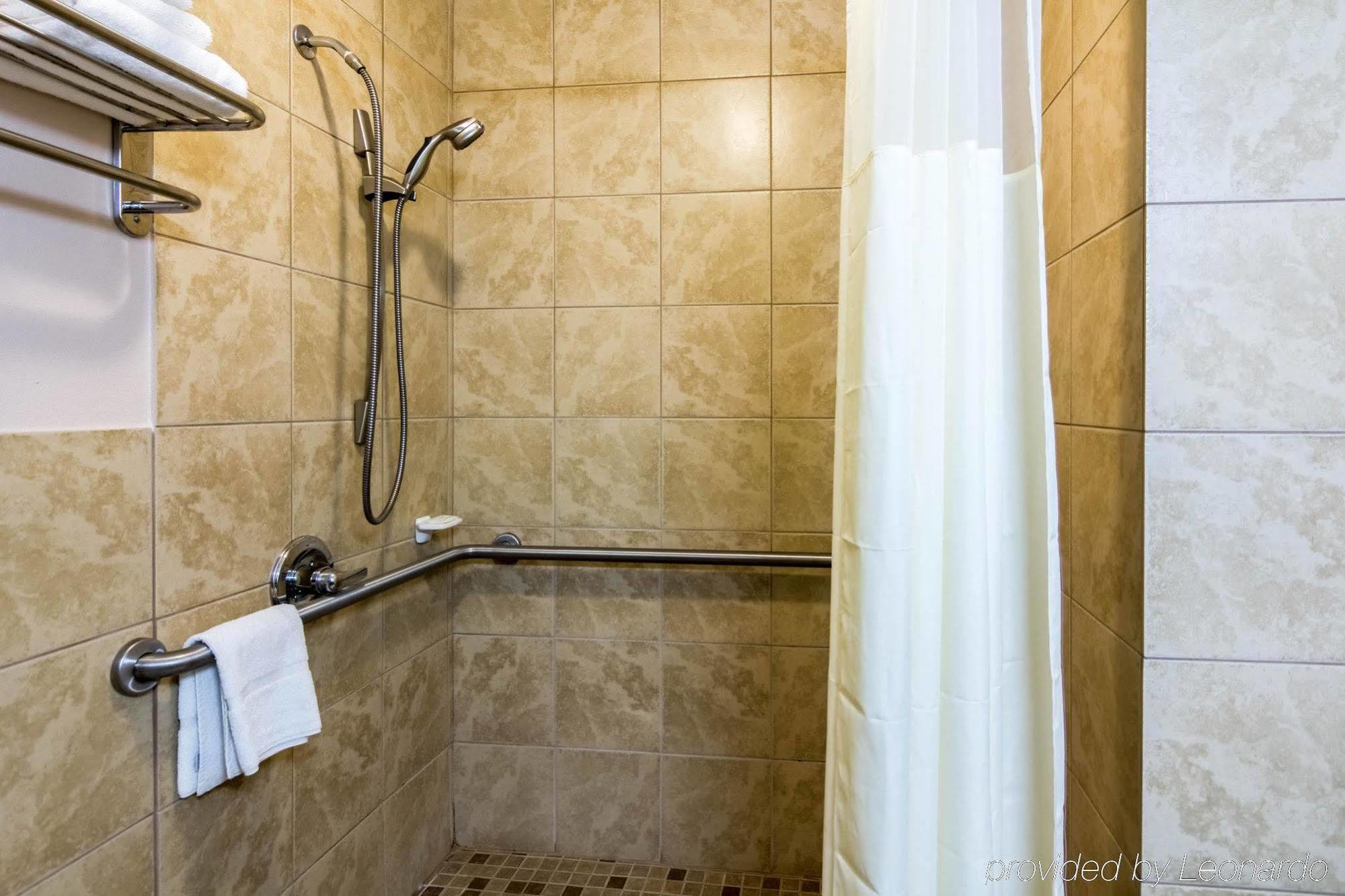 הגרסטאון Plaza Inn & Suites מראה חיצוני תמונה