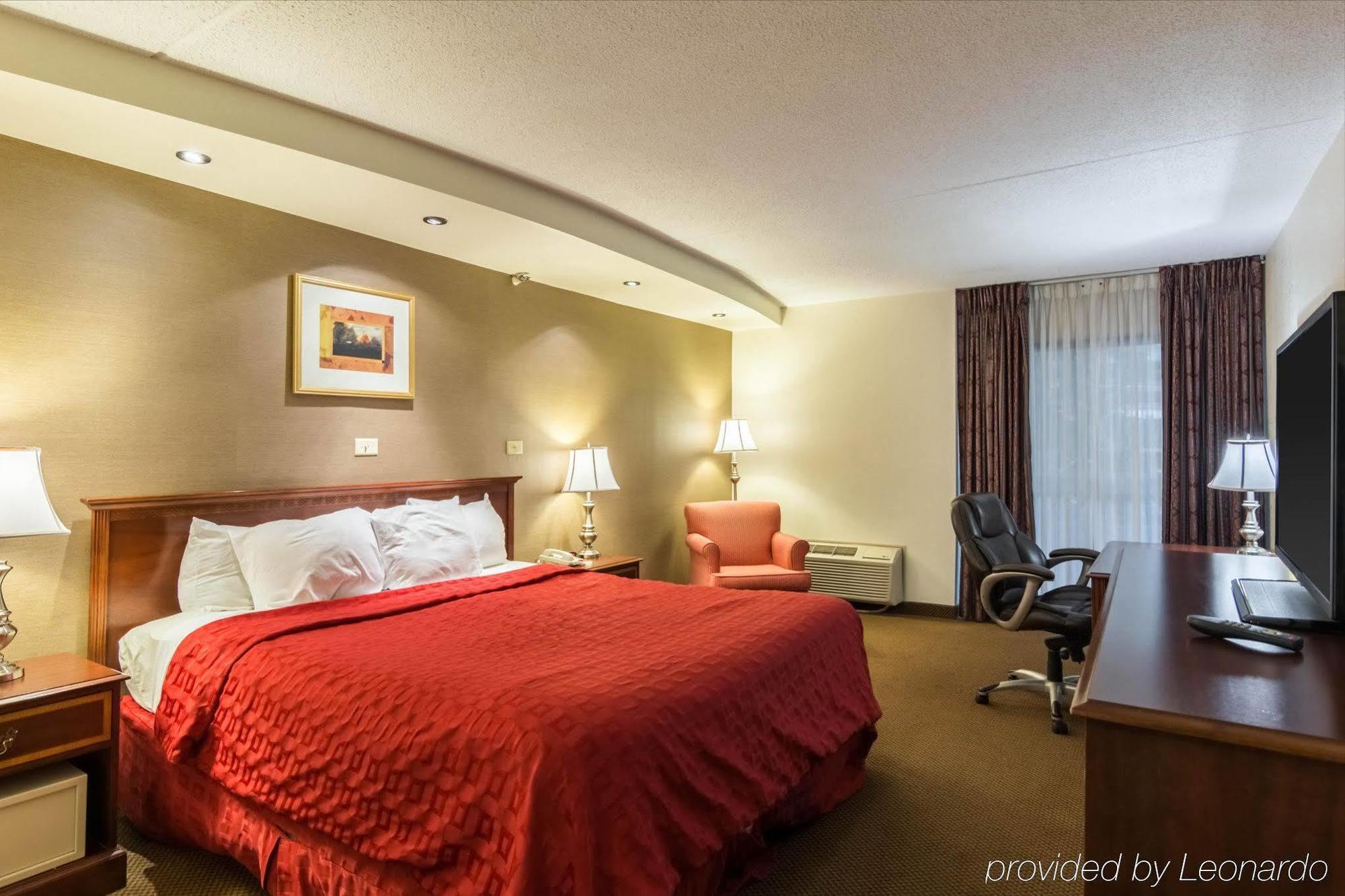 הגרסטאון Plaza Inn & Suites מראה חיצוני תמונה