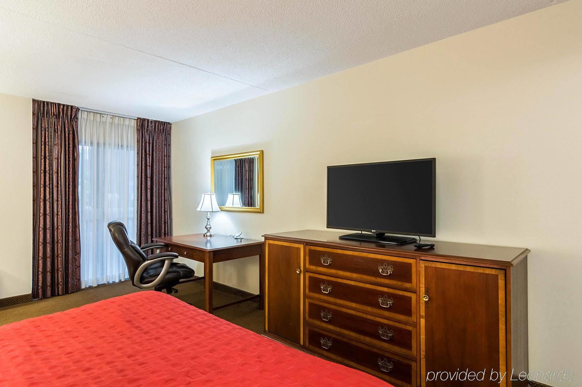 הגרסטאון Plaza Inn & Suites מראה חיצוני תמונה