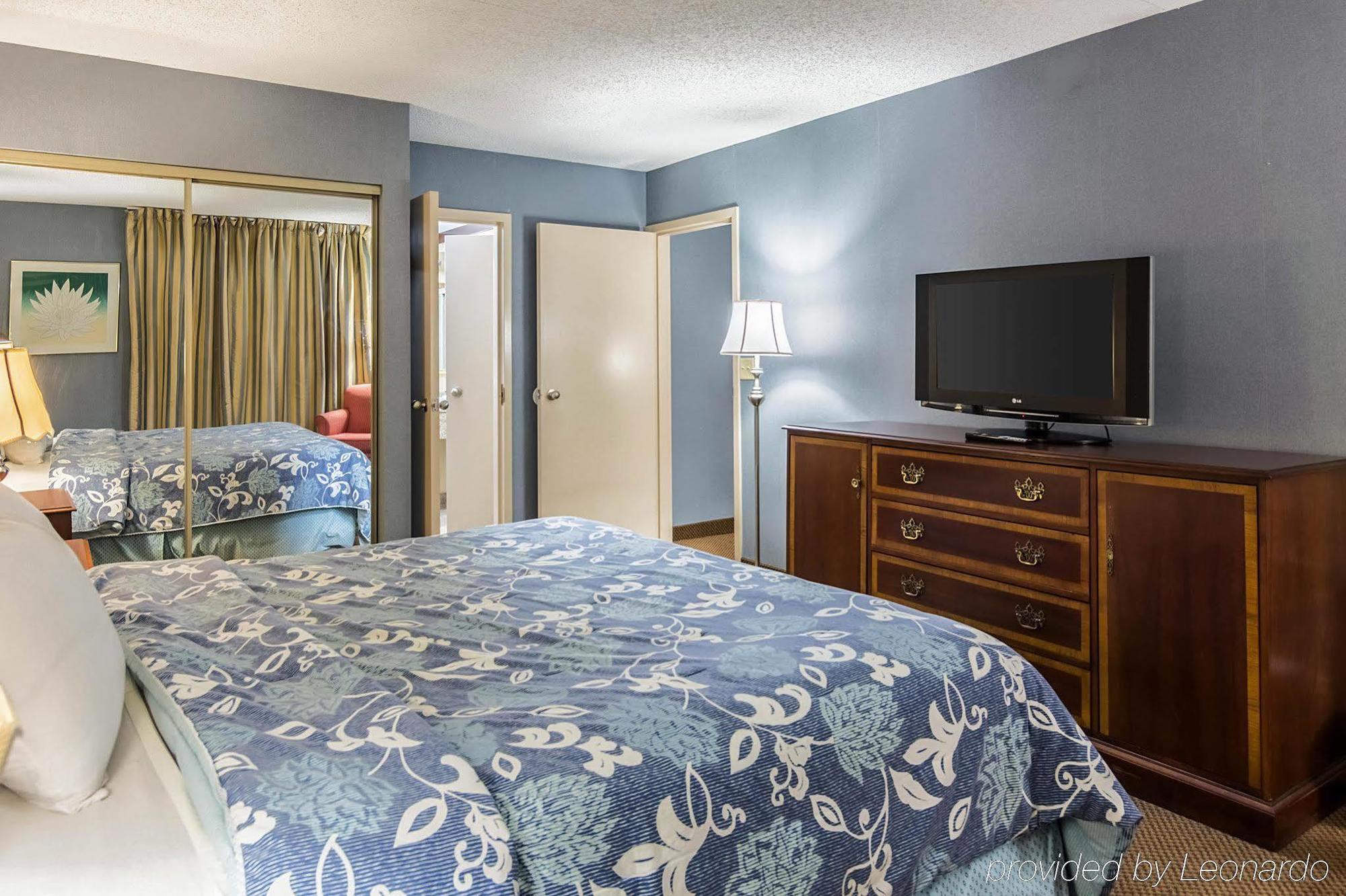 הגרסטאון Plaza Inn & Suites מראה חיצוני תמונה