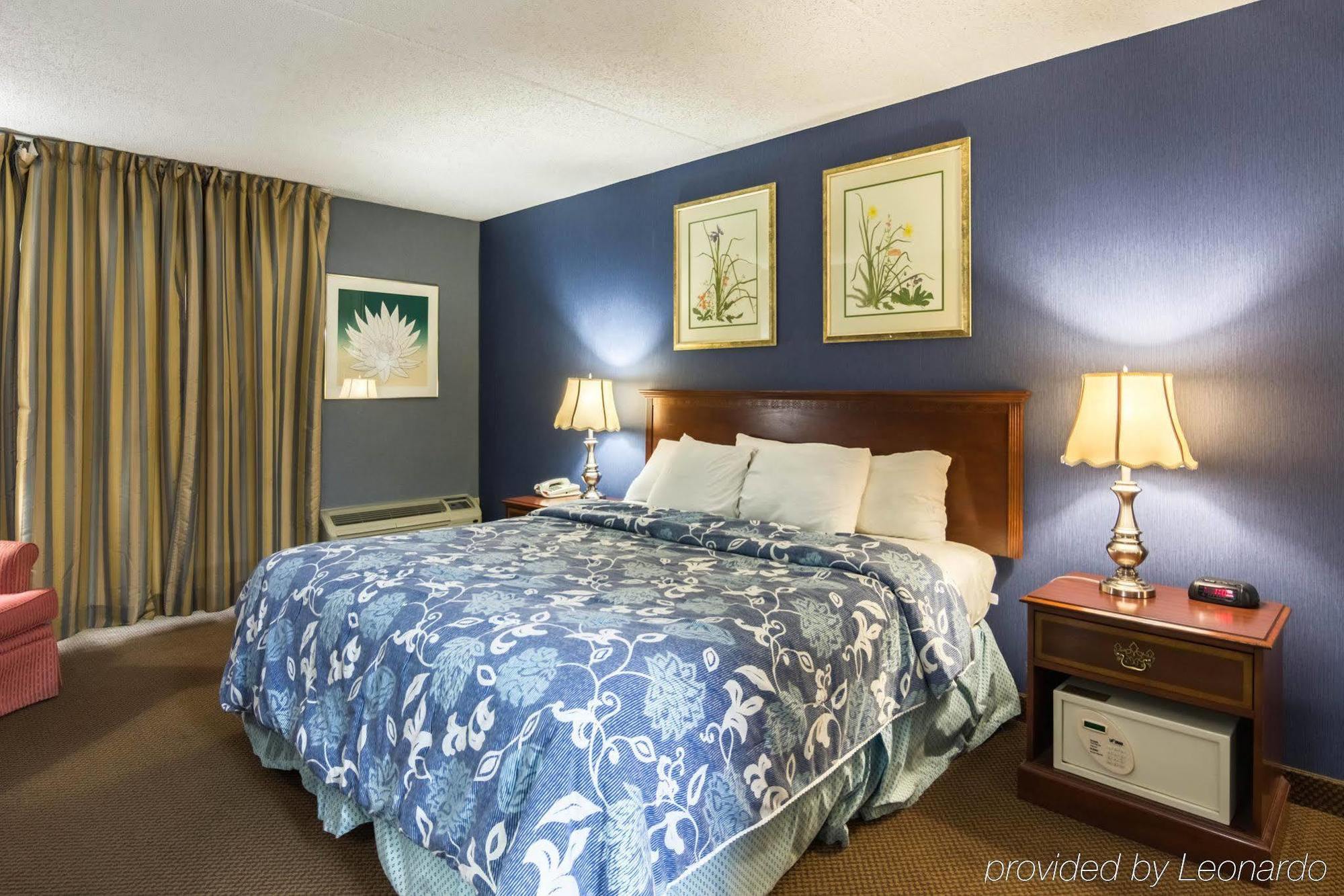 הגרסטאון Plaza Inn & Suites מראה חיצוני תמונה