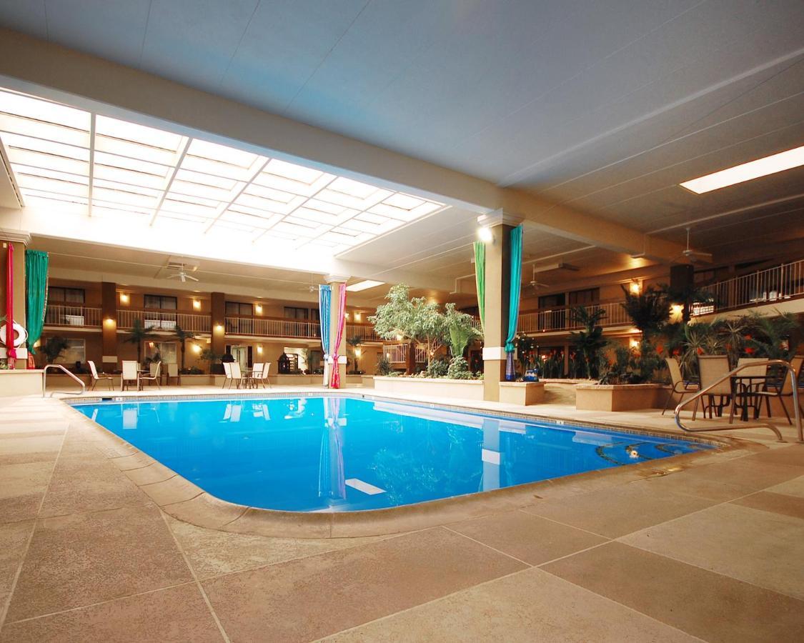 הגרסטאון Plaza Inn & Suites מראה חיצוני תמונה